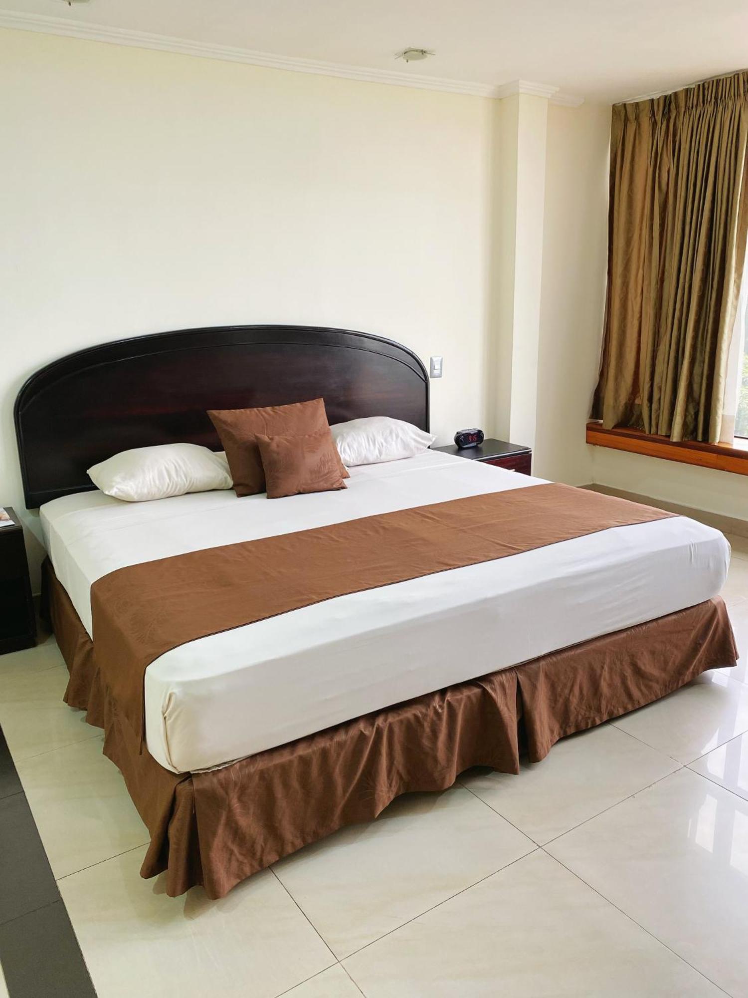 Ramada Hotel 3*